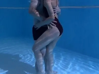 ông chồng lạnh nhạt, vợ địt trộm với hlv dạy bơi