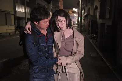 đưa cô đồng nghiệp nhậu say xỉn vì cãi nhau với ông chồng về nhà