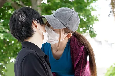 Chuyện tình của akari mitani với bạn gái quen qua mạng trong mùa covid