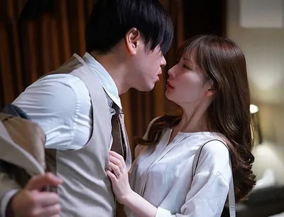 Sếp thầm yêu em thư ký đã có ông xã và kế hoạch cho chuyến công tác