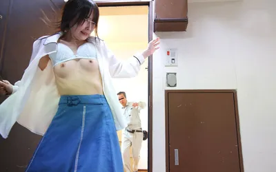 Bị cưỡng dục cô gái tìm đến người nhà đối diện giúp đỡ nhưng thật đen đủi khi hắn ta cũng…