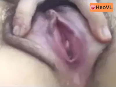 Nhân tình show cận cảnh âm đạo đang thở