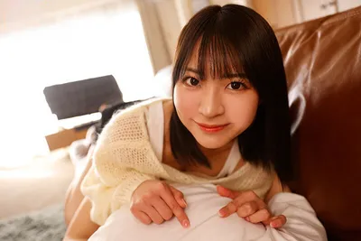 Chị gái lần đầu có any còn nhiều ngỡ ngàng nên mượn chim thằng em tập trước