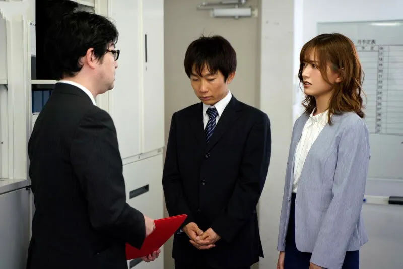 Nghi ngờ cô vợ địt nhau với thực tập sinh, ông chồng lắp camera và cái kết bất ngờ