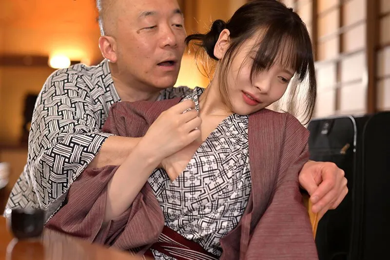 Thật tồi tệ khi phải đi công chuyện với gã tiền bối đê tiện mà tôi ghét