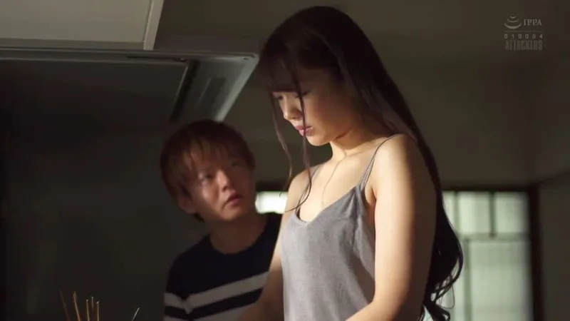 Bồ của chị gái phang cô em vợ đang buồn bã vì thất tình